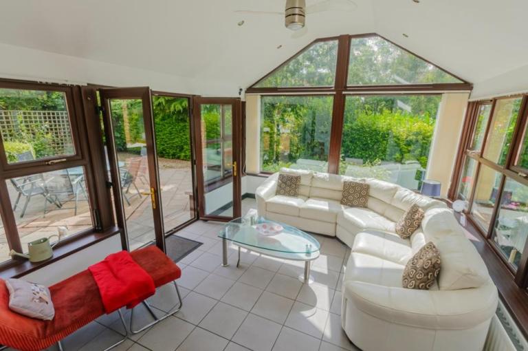 Véranda aluminium sur mesure à Moivrons : nos conseils